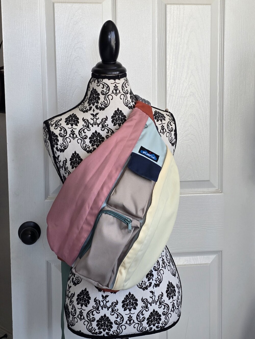 Kavu Pastel Colorblock 4 Rope Sling Bag - Pink, Mint, Cream, Beige